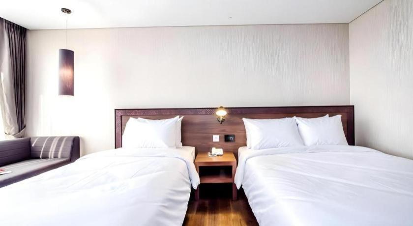 Odri Inn Jeju Exterior photo